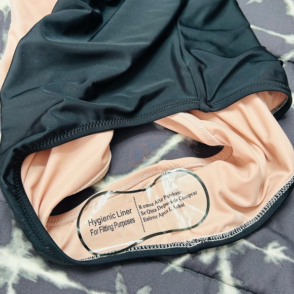 BuddyLove BLACK/MAUVE COLORBLOCK ONE-PIECE SWIMSUIT Large New with tags - Picture 13 of 16